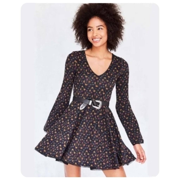 SOLD - Urban outfitters bell sleeve dress - Picture 6 of 6